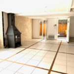 Grand séjour dans une maison en location à Croissy ur seine